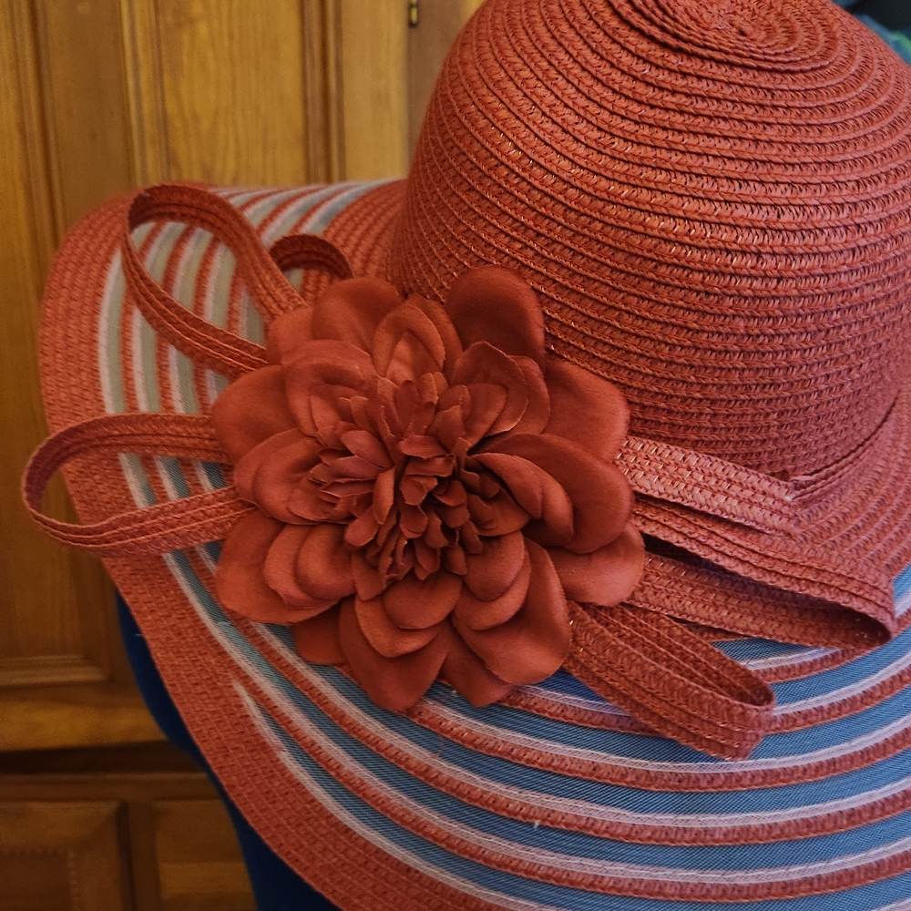 Elegant Red Floral Women's Sun Hat